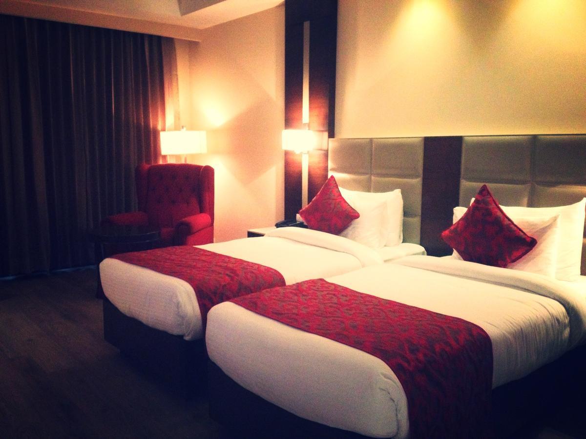Continent Hotel Nawanshahr Nawashahr Ngoại thất bức ảnh